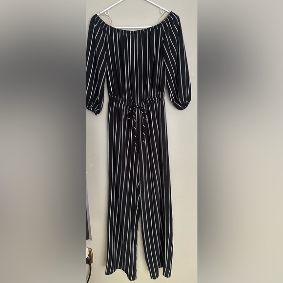HAUTE MONDE size MEDIUM Black and White Striped Jumpsuit - Picture 1 of 5